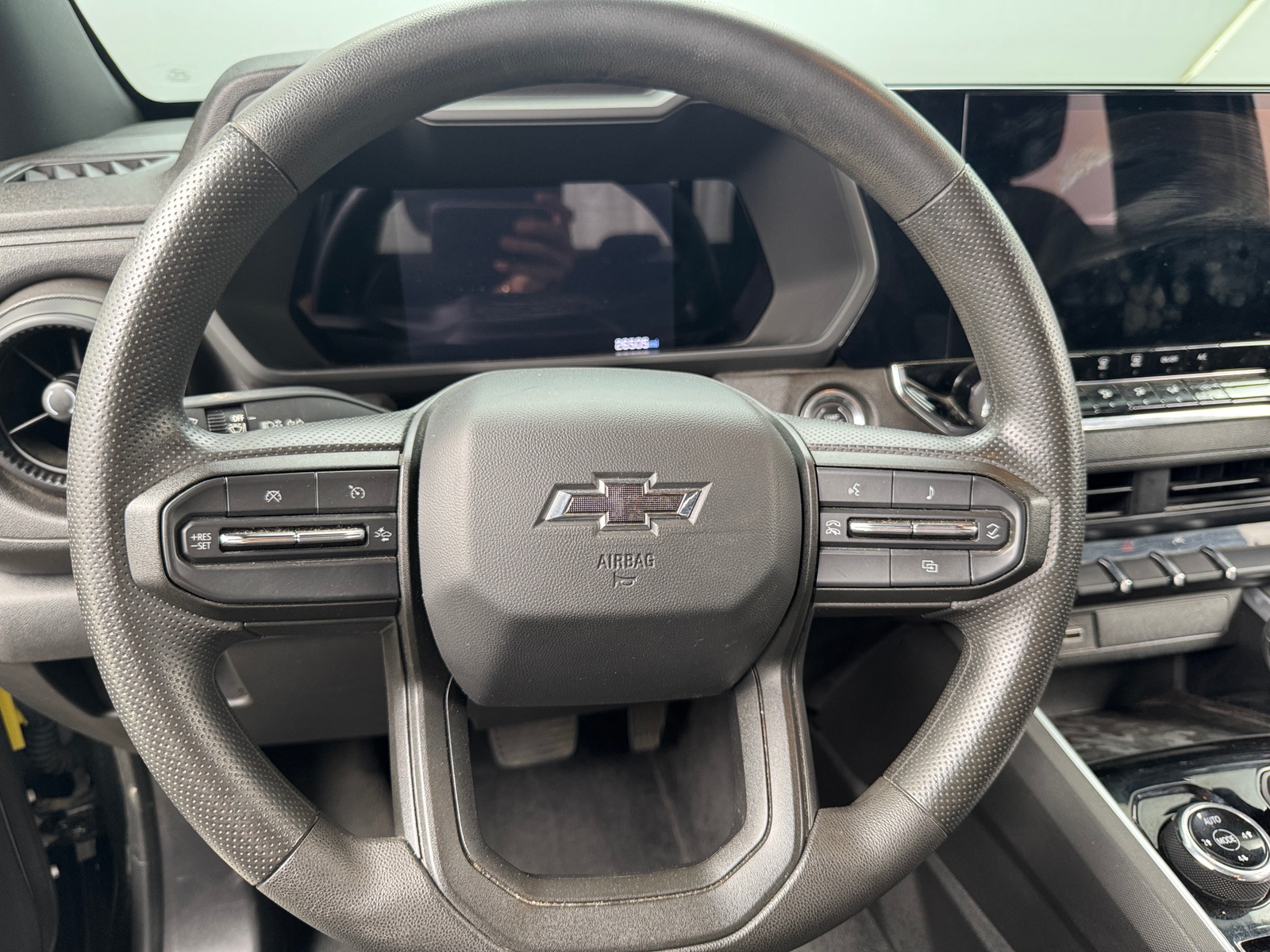 Thumbnail: 2023 Chevrolet Colorado - 5