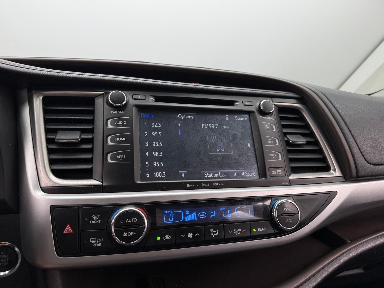 Thumbnail: 2019 Toyota Highlander - 3
