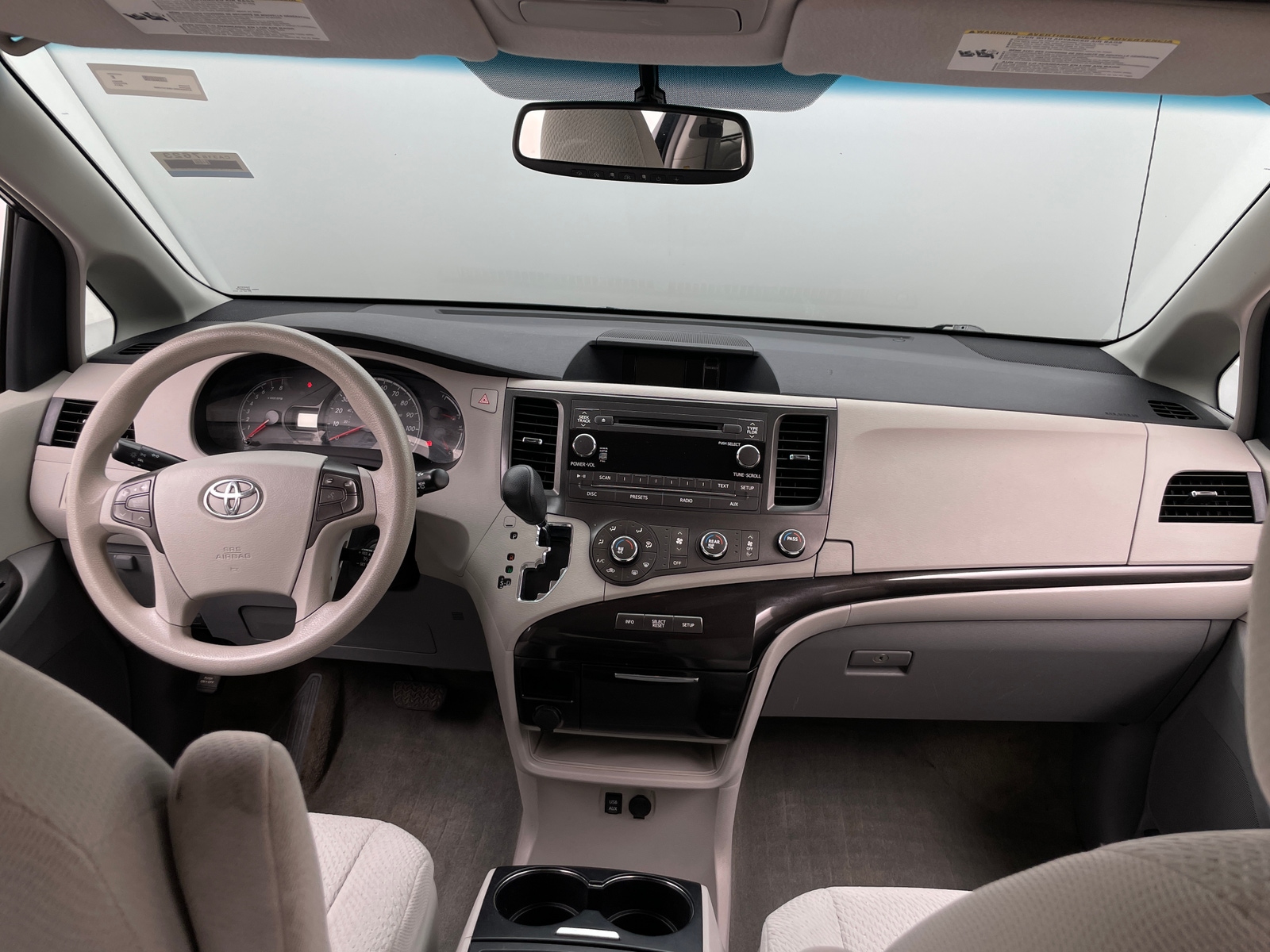 Thumbnail: 2011 Toyota Sienna - 3