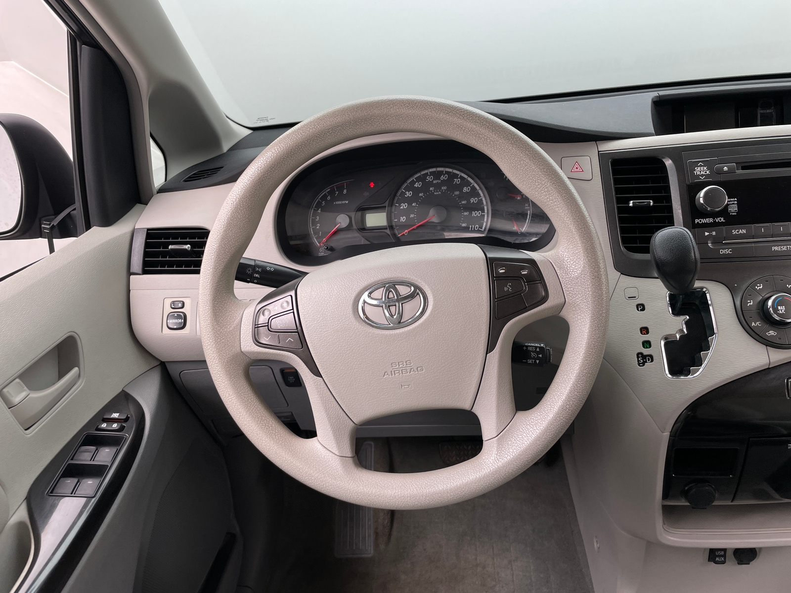 Thumbnail: 2011 Toyota Sienna - 5