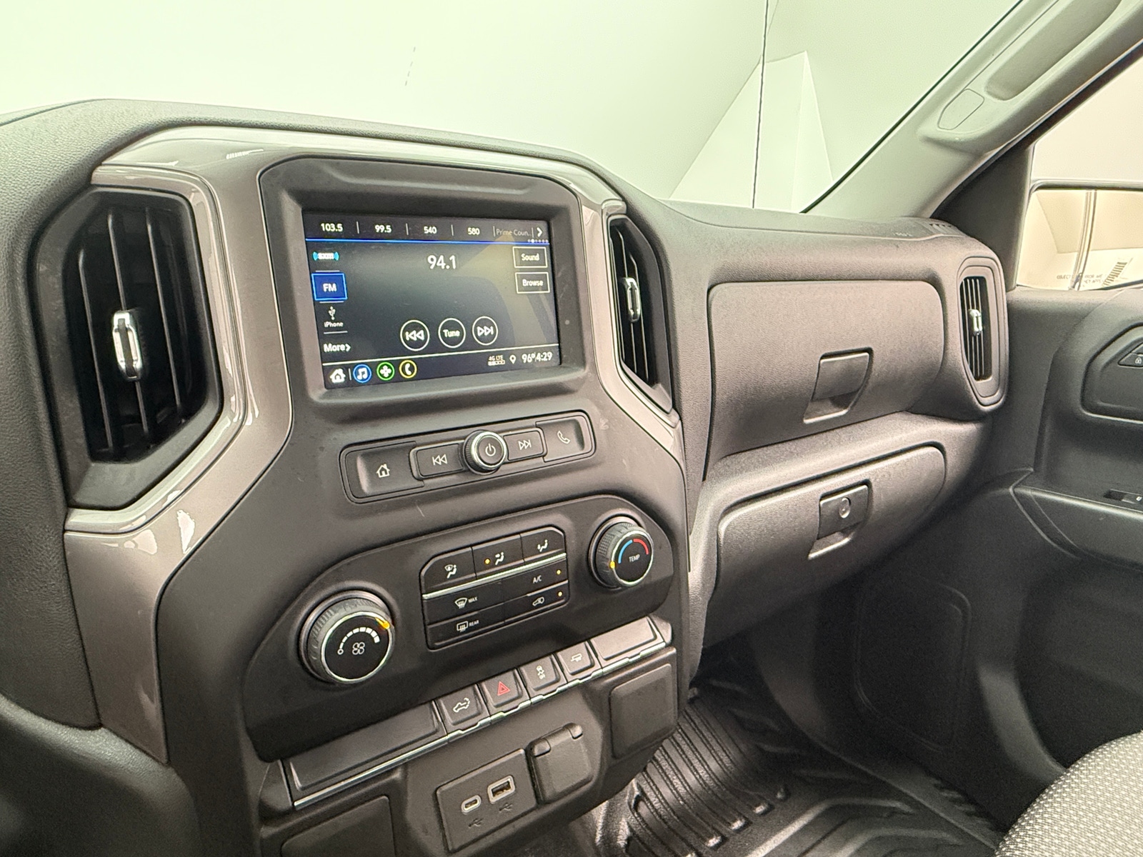 Thumbnail: 2021 Chevrolet Silverado 1500 - 4