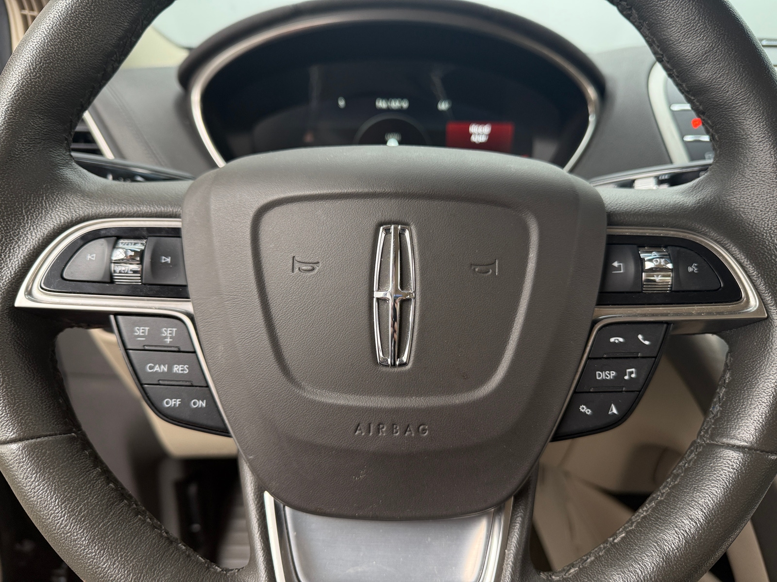 Thumbnail: 2019 Lincoln Nautilus - 4