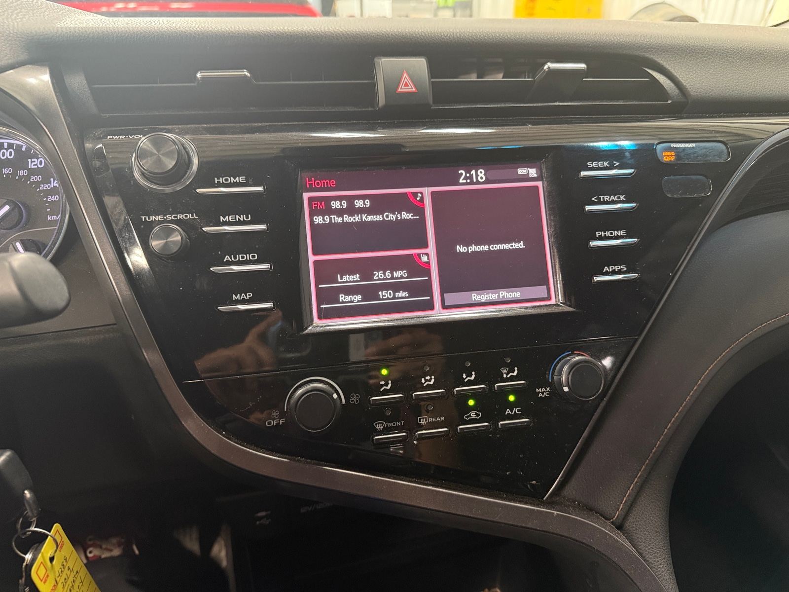 Thumbnail: 2019 Toyota Camry - 4