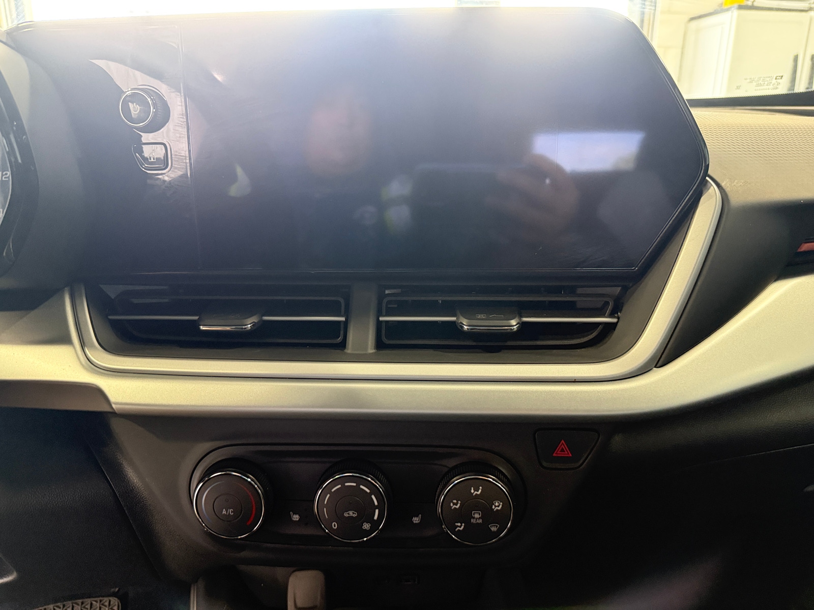 Thumbnail: 2025 Chevrolet Trax - 4