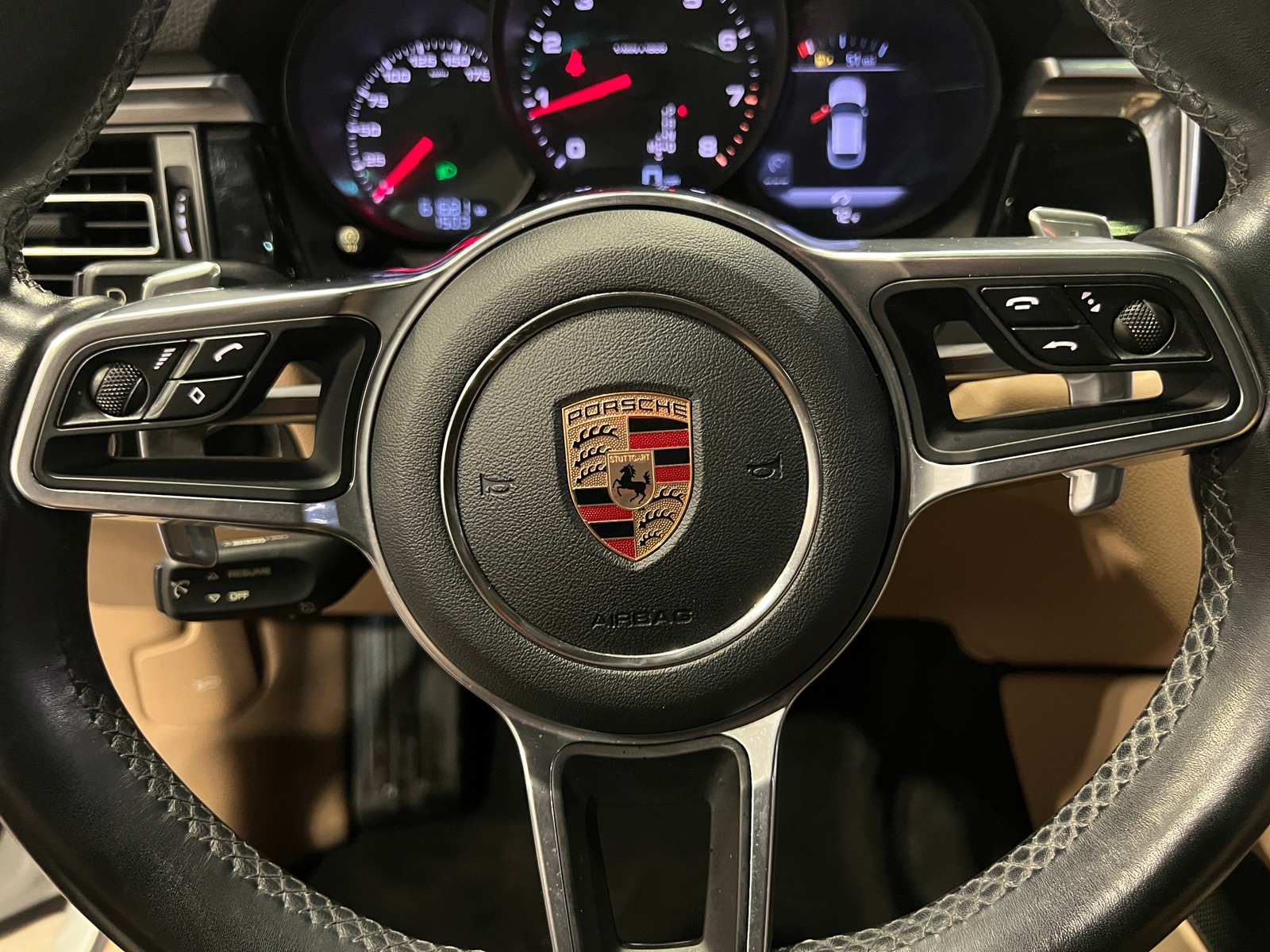 Thumbnail: 2019 Porsche Macan - 4