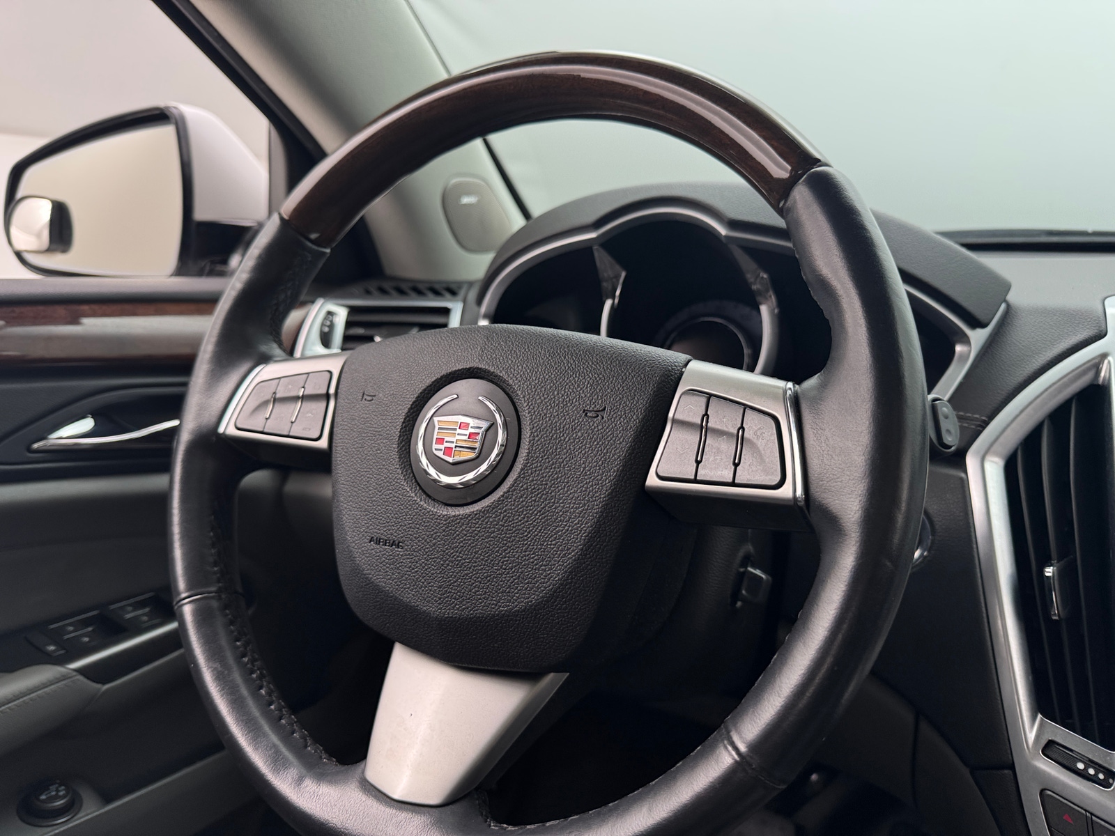 Thumbnail: 2012 Cadillac SRX - 4