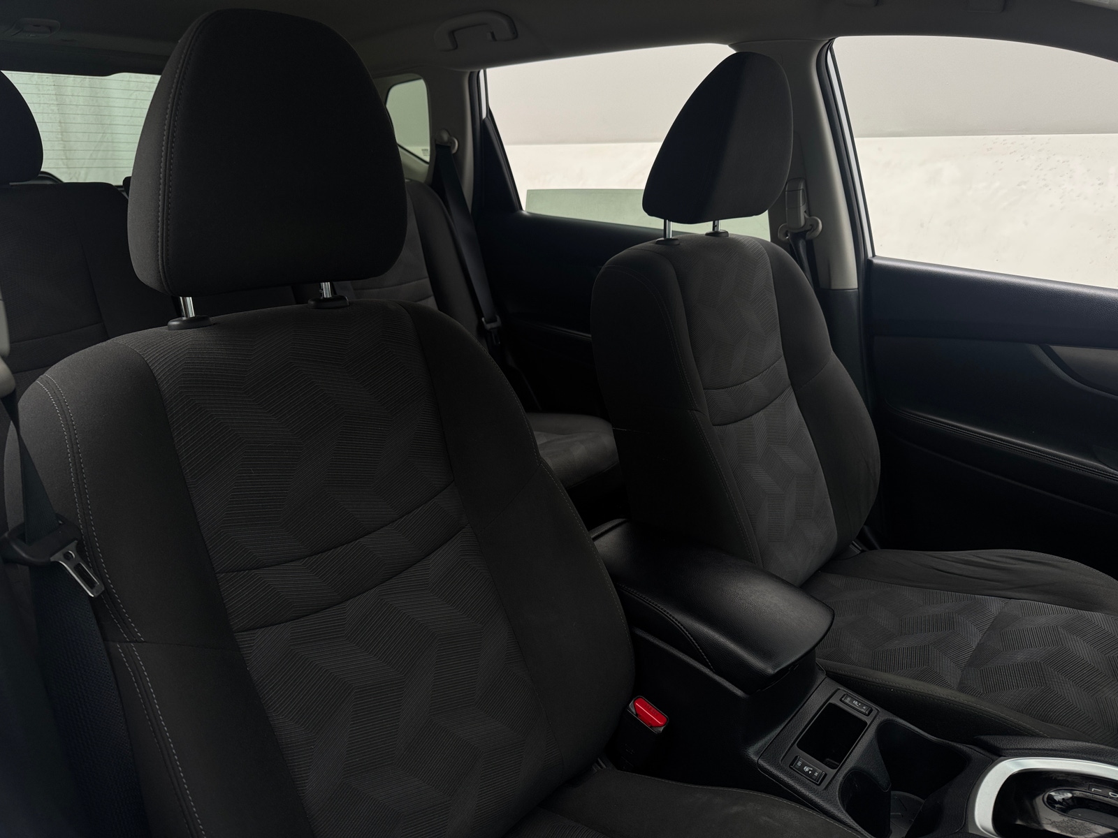 Thumbnail: 2016 Nissan Rogue - 2