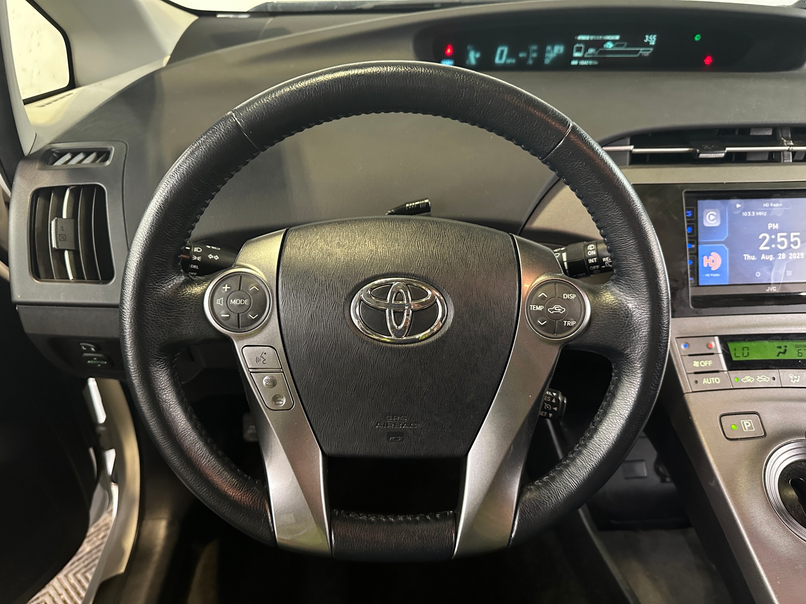 Thumbnail: 2015 Toyota Prius - 5