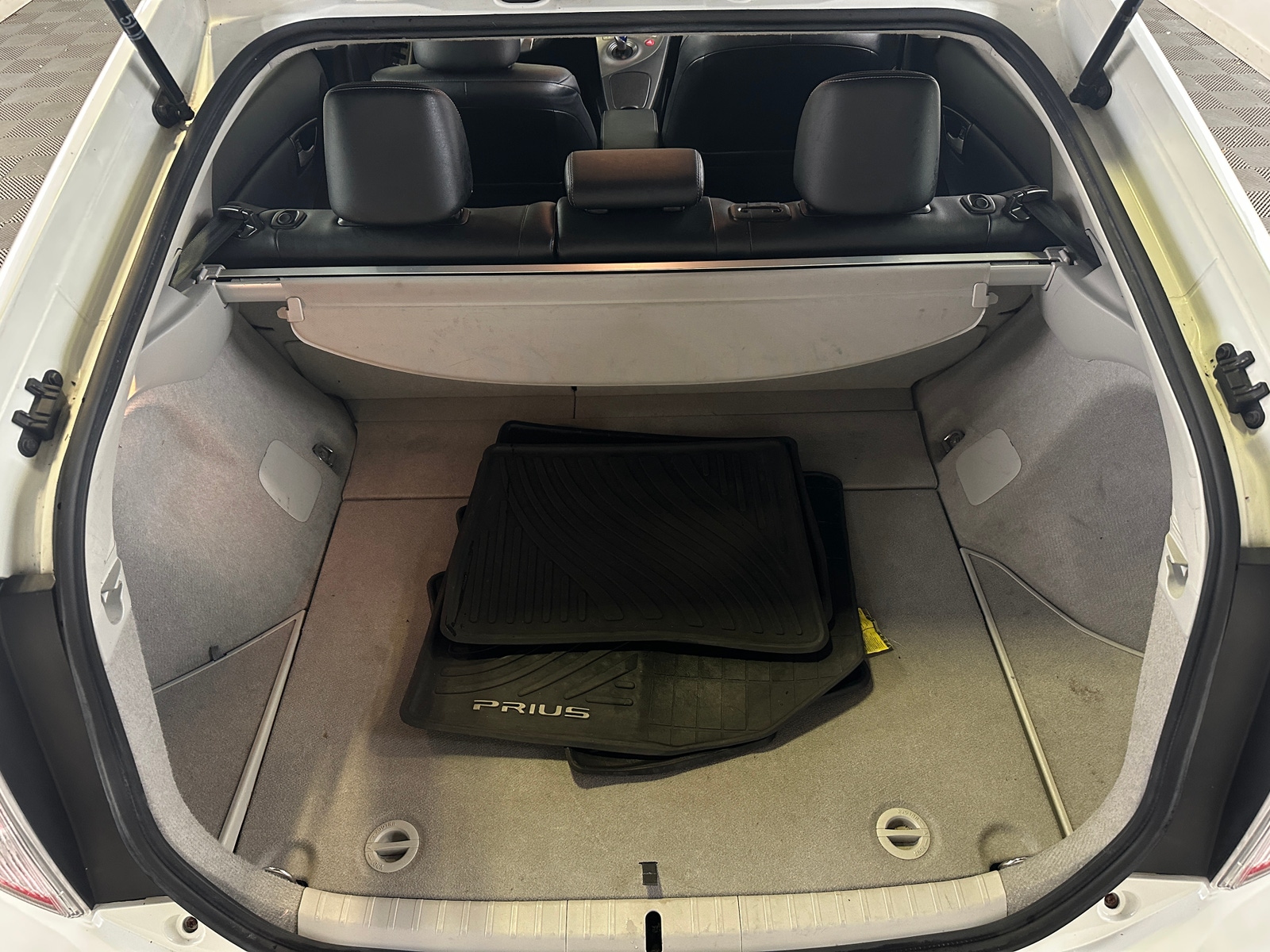 Thumbnail: 2015 Toyota Prius - 7