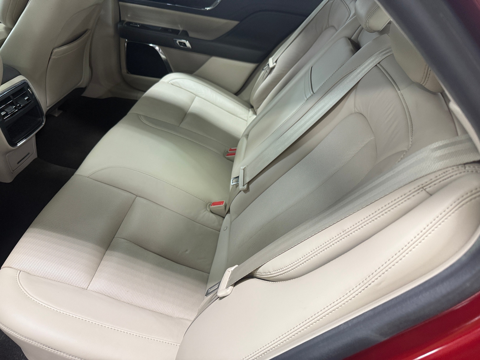 Thumbnail: 2019 Lincoln Continental - 5