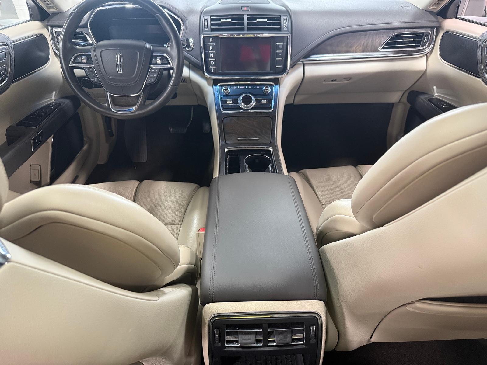 Thumbnail: 2019 Lincoln Continental - 2