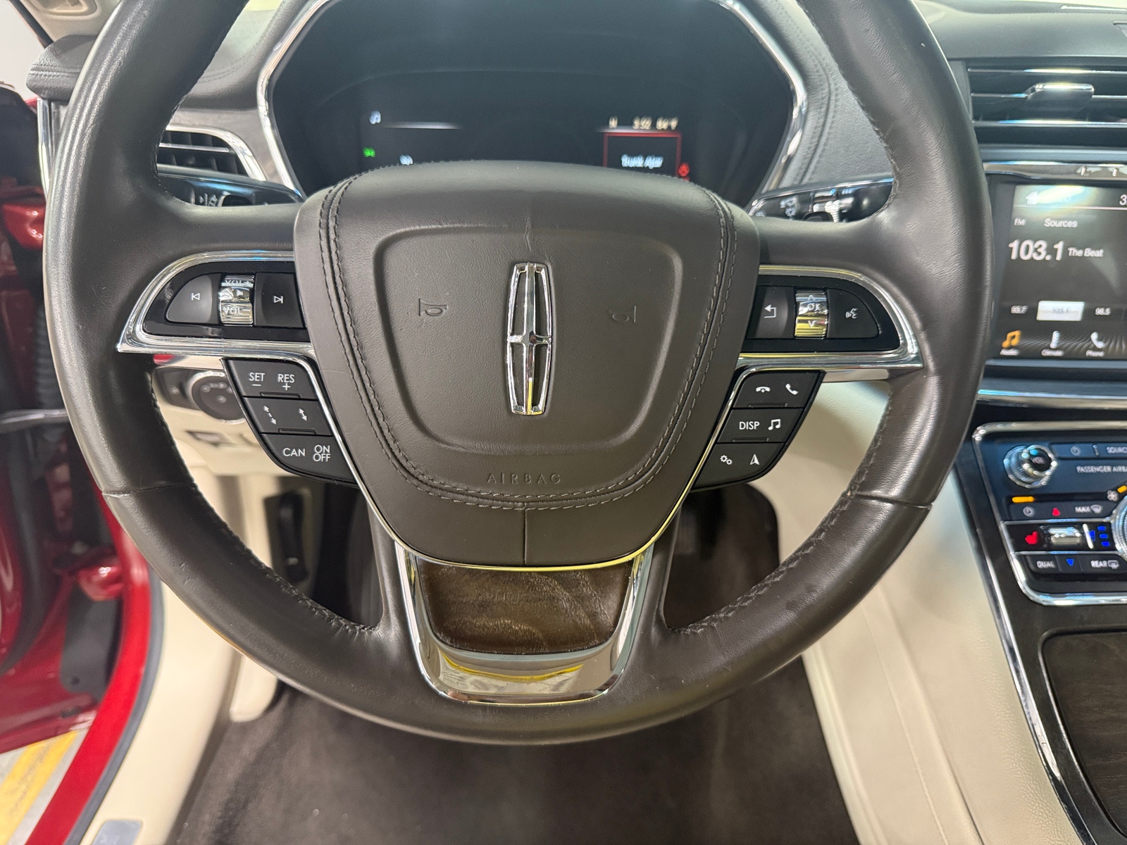 Thumbnail: 2019 Lincoln Continental - 4