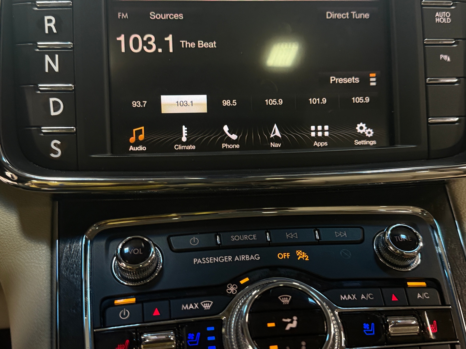 Thumbnail: 2019 Lincoln Continental - 3