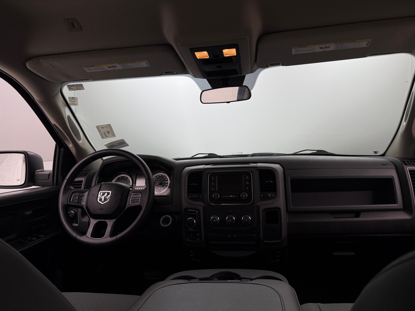 Thumbnail: 2019 RAM 1500 Classic - 3