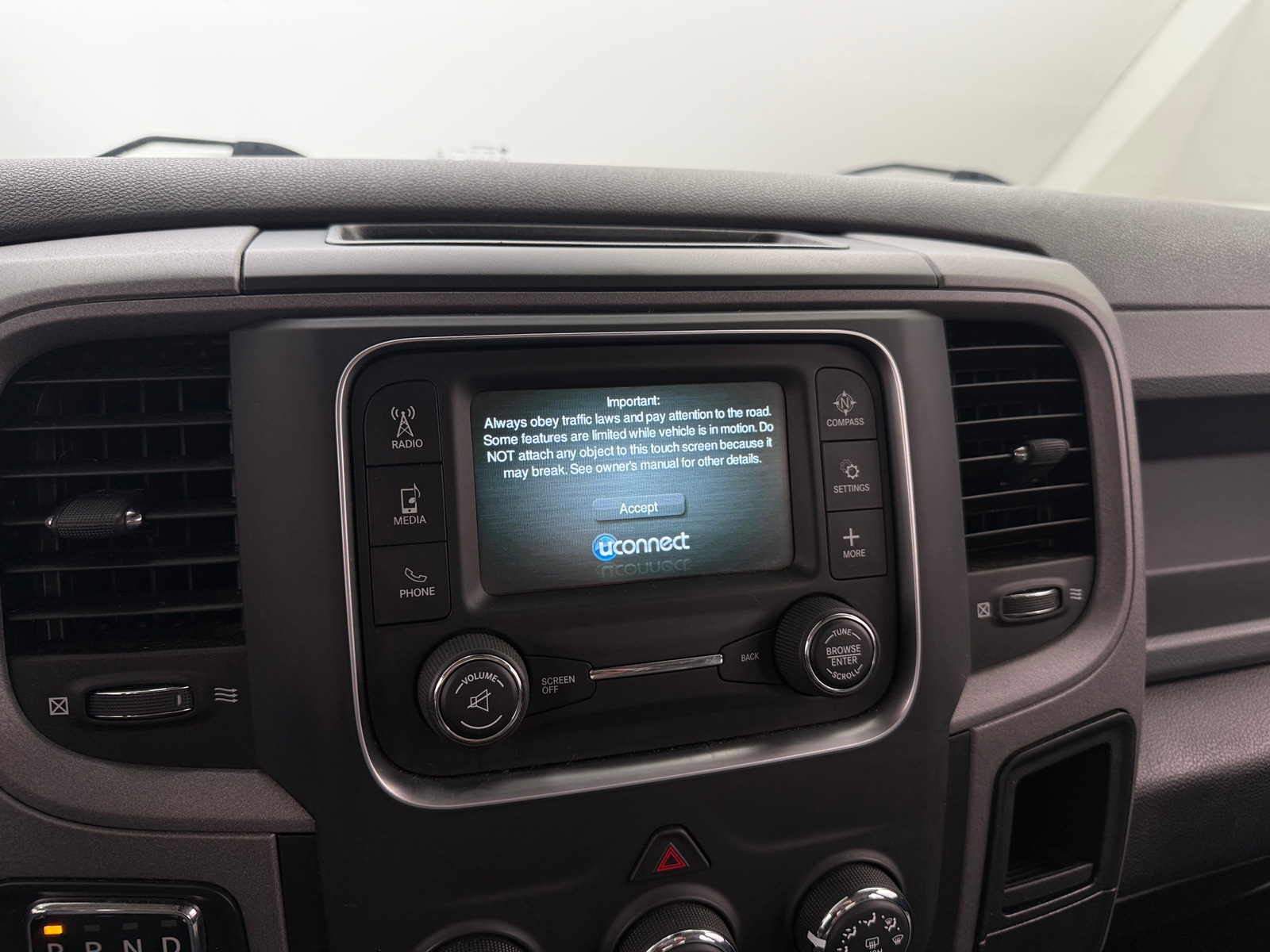Thumbnail: 2019 RAM 1500 Classic - 4