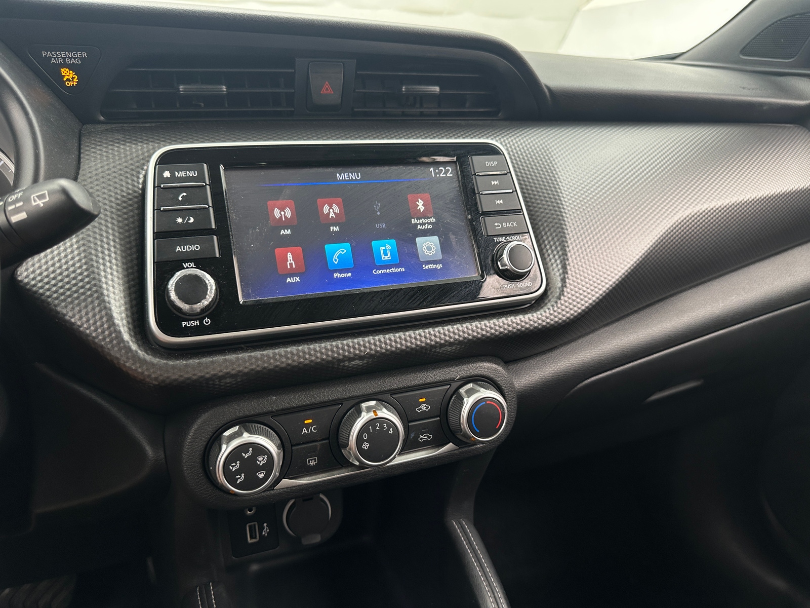 Thumbnail: 2019 Nissan Kicks - 4
