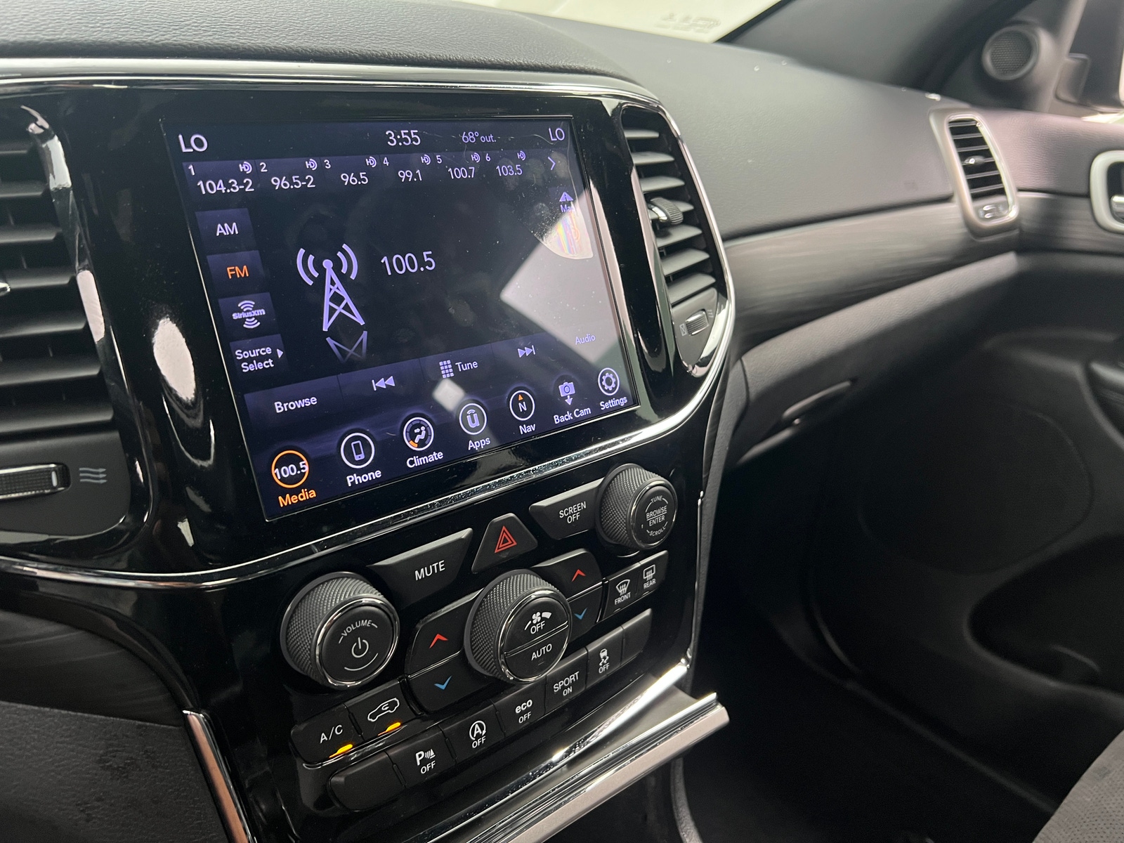 Thumbnail: 2019 Jeep Grand Cherokee - 3