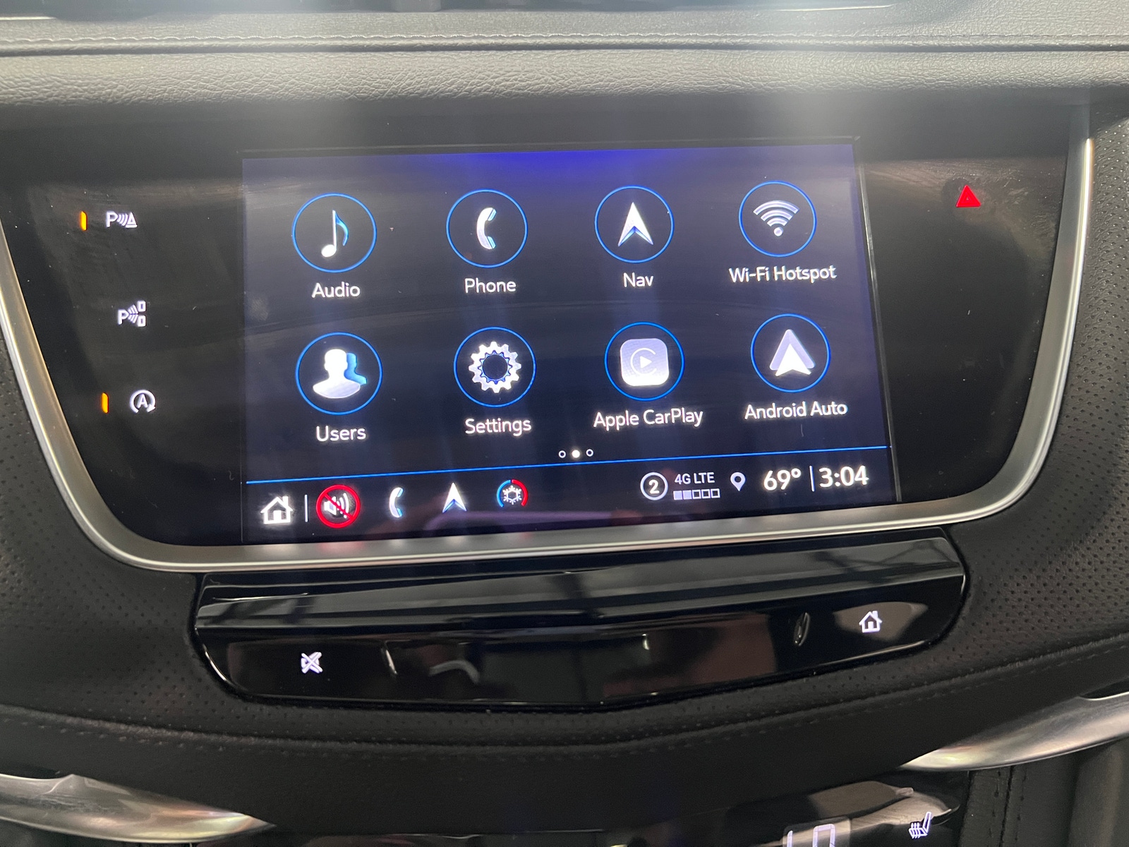 Thumbnail: 2024 Cadillac XT5 - 3