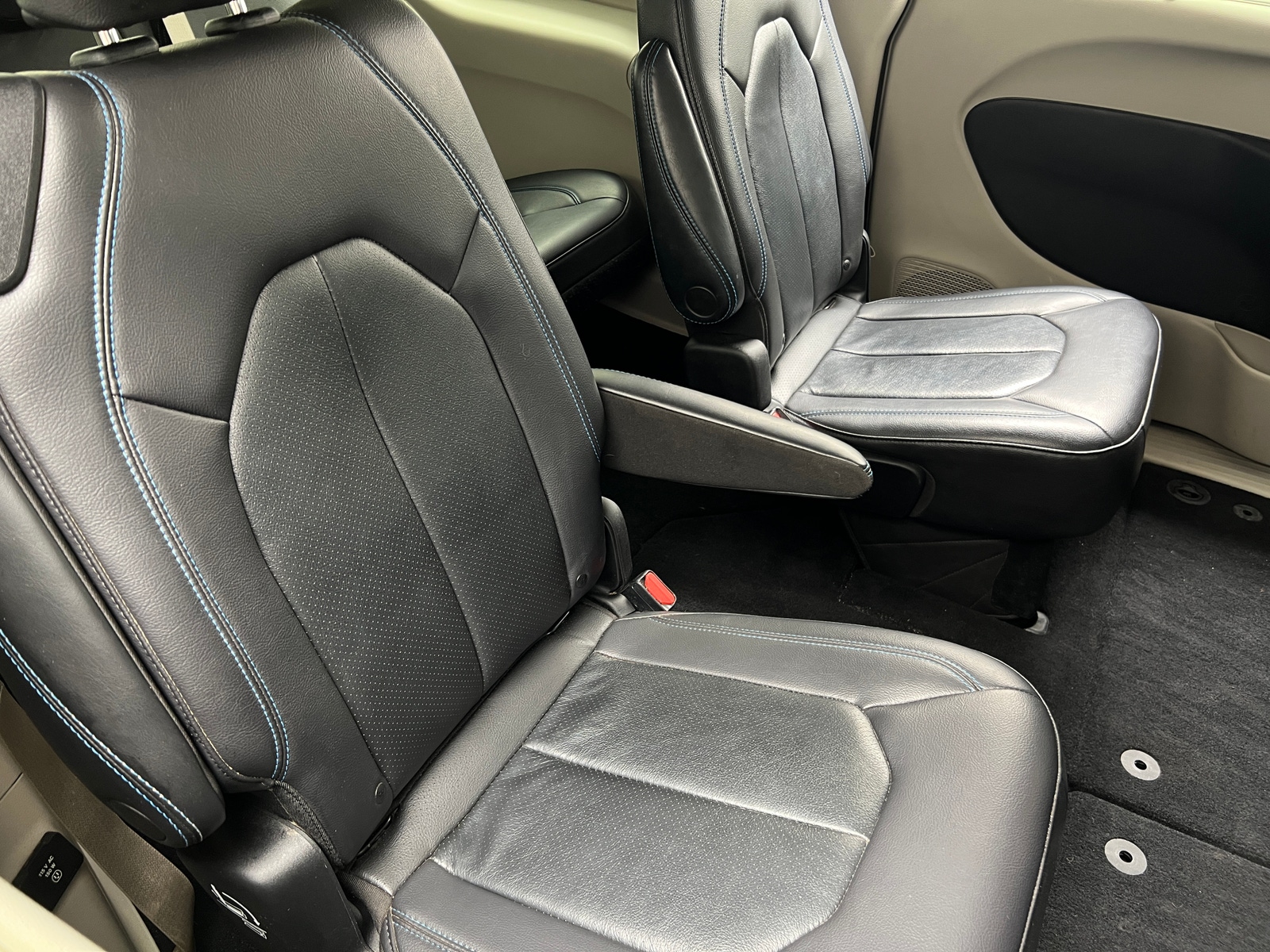 Thumbnail: 2021 Chrysler Pacifica - 5