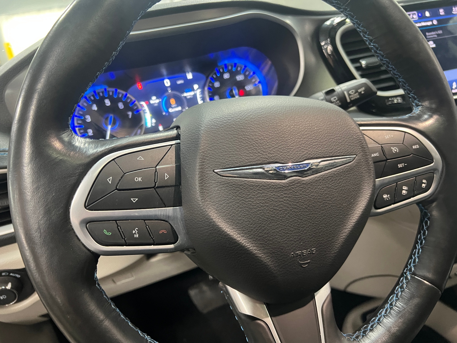 Thumbnail: 2021 Chrysler Pacifica - 4