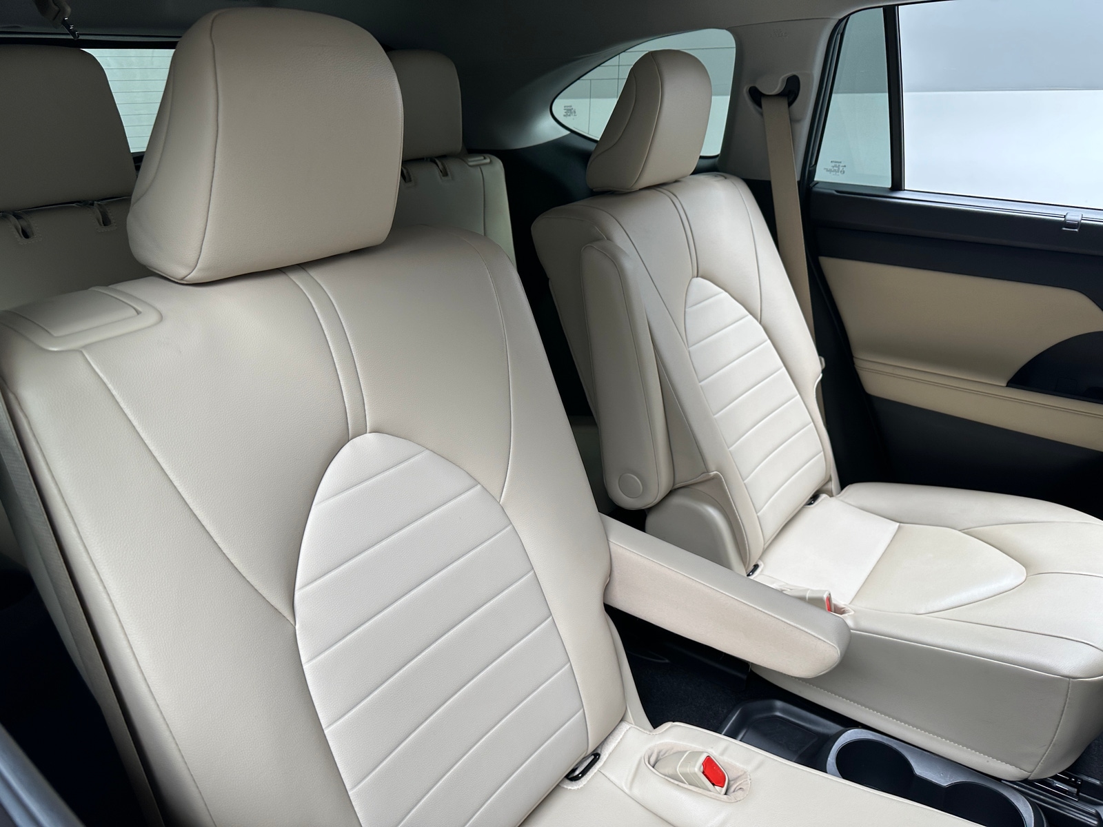 Thumbnail: 2023 Toyota Highlander - 5