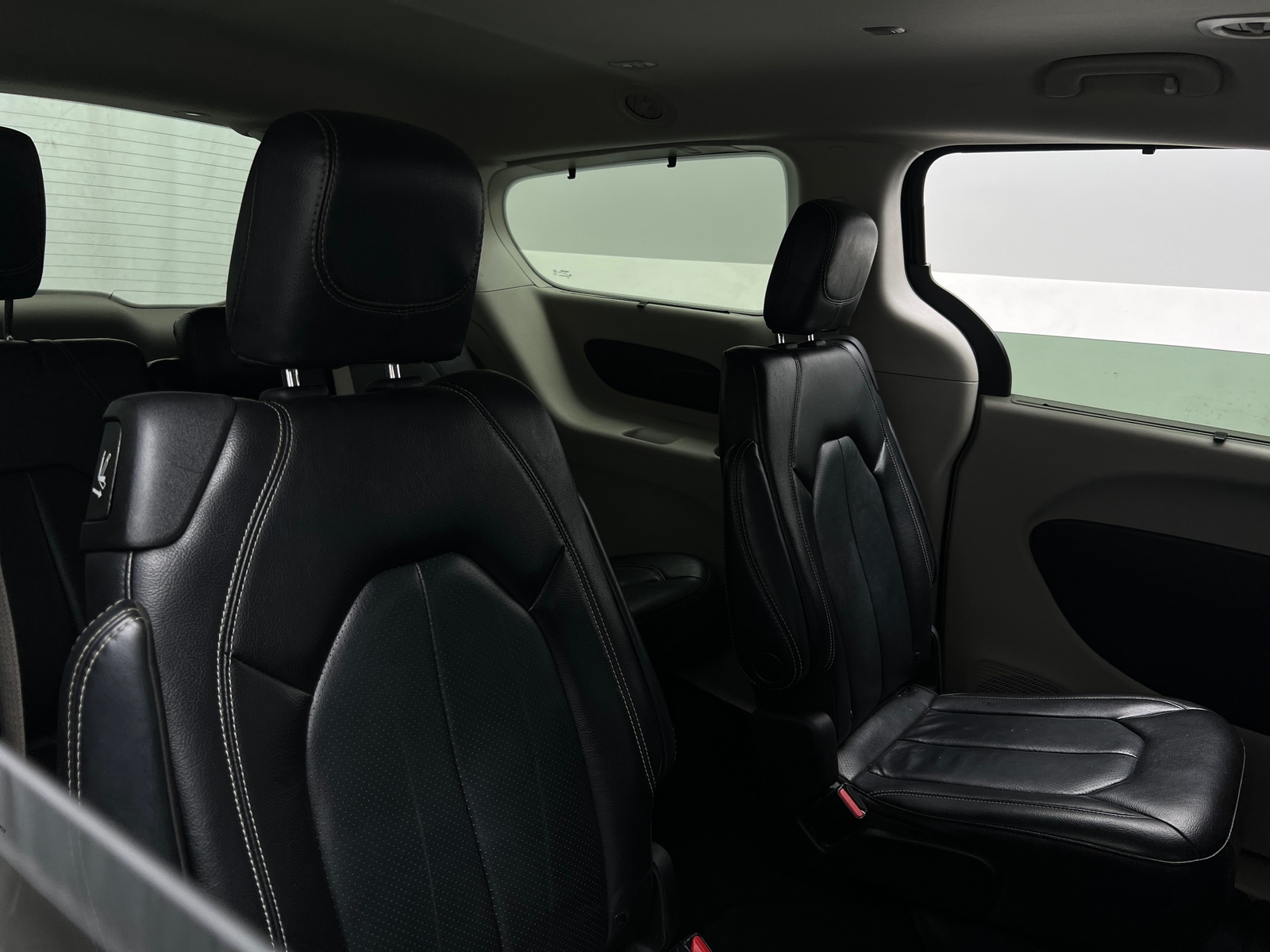 Thumbnail: 2022 Chrysler Pacifica - 5