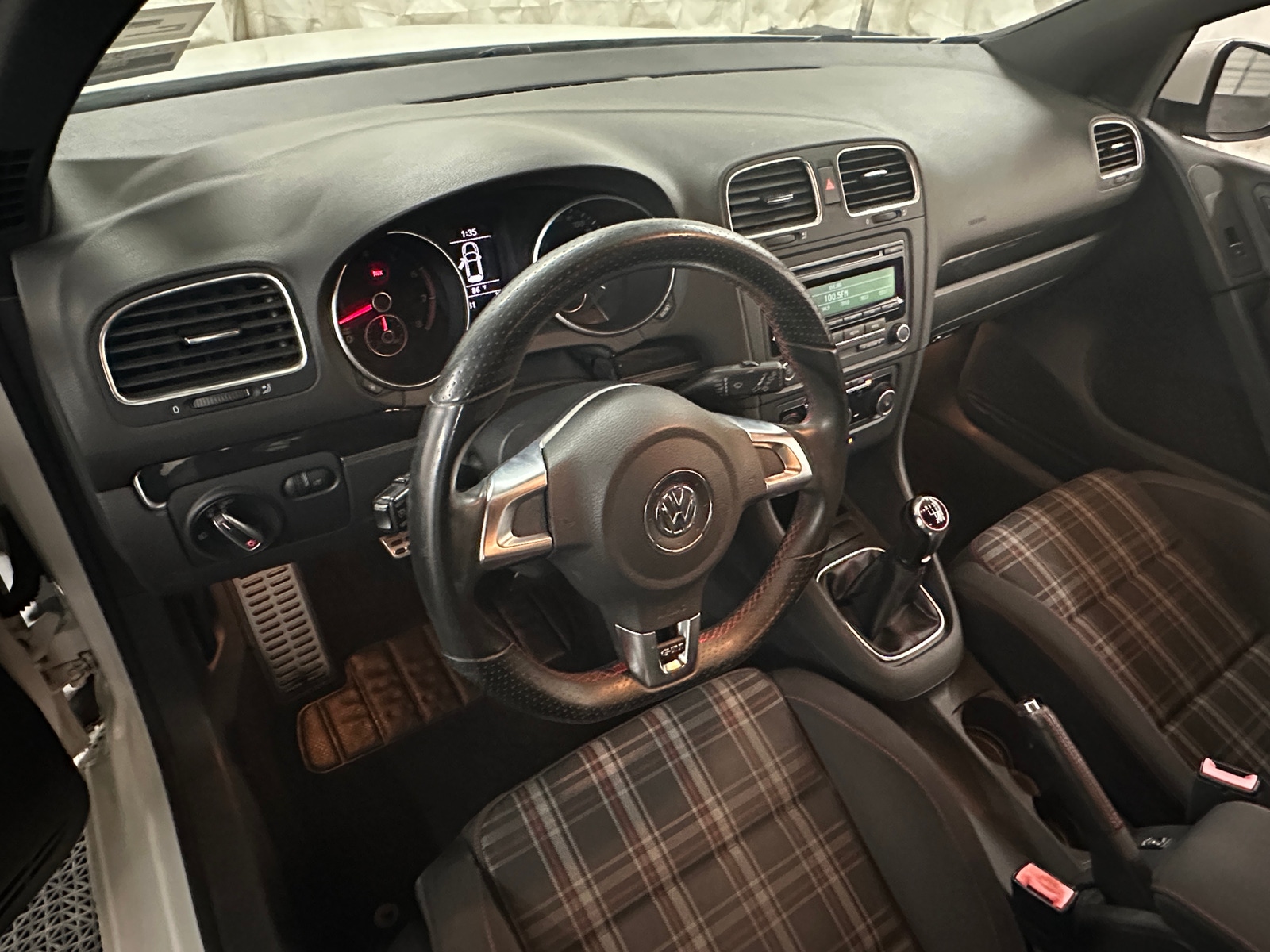 Thumbnail: 2012 Volkswagen Golf - 3
