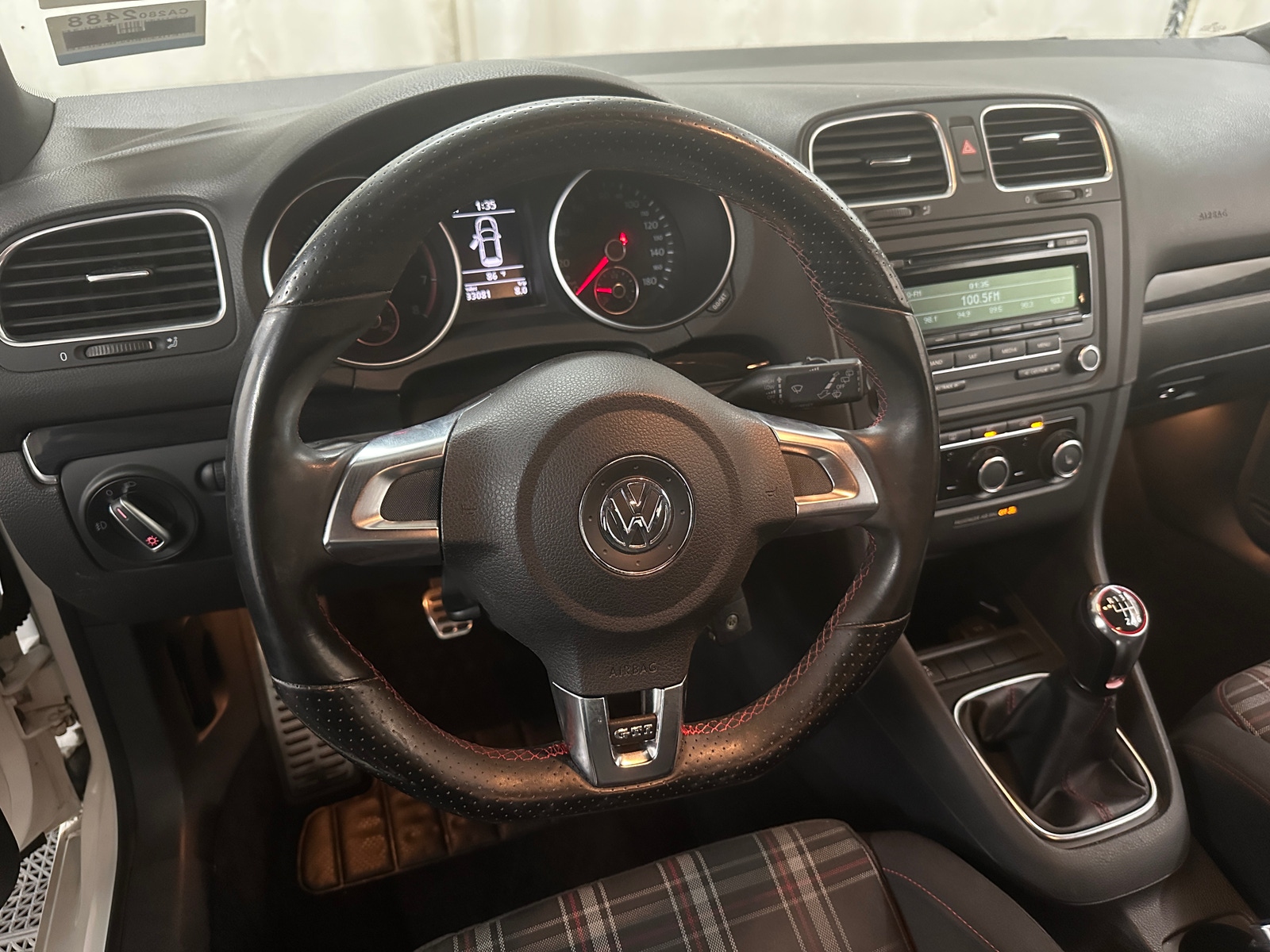 Thumbnail: 2012 Volkswagen Golf - 5