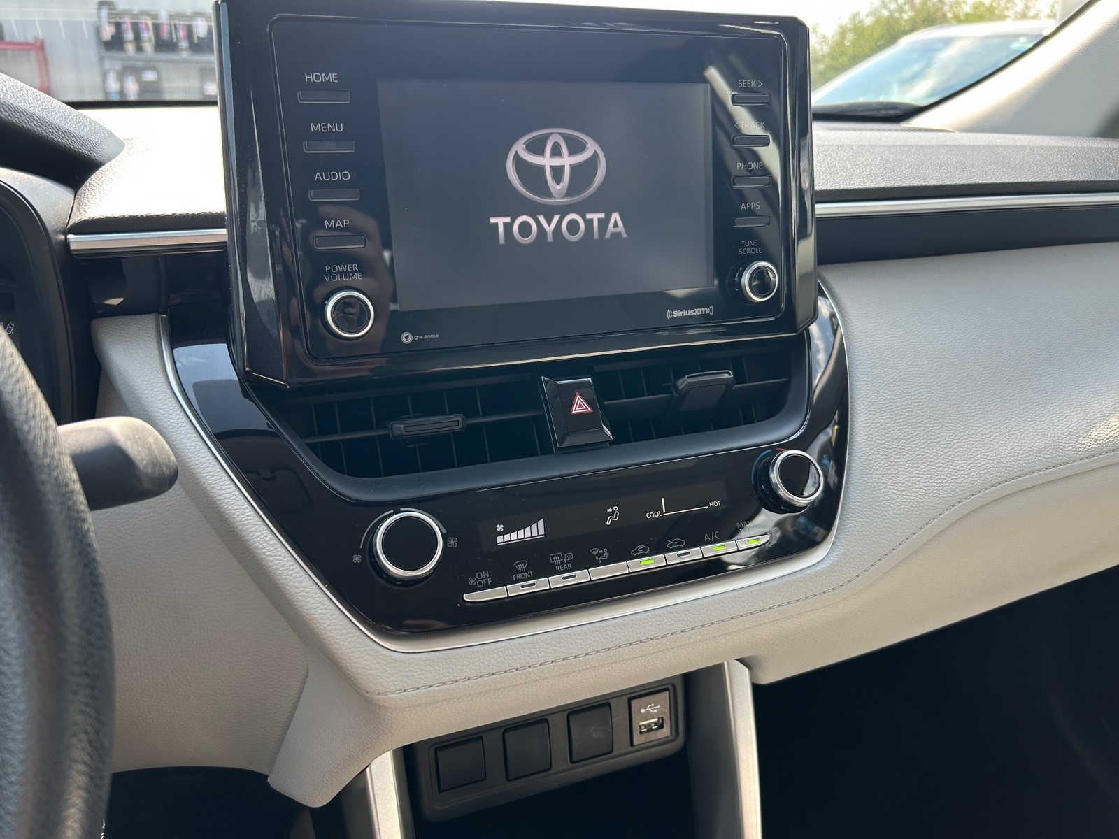 Thumbnail: 2022 Toyota Corolla Cross - 4