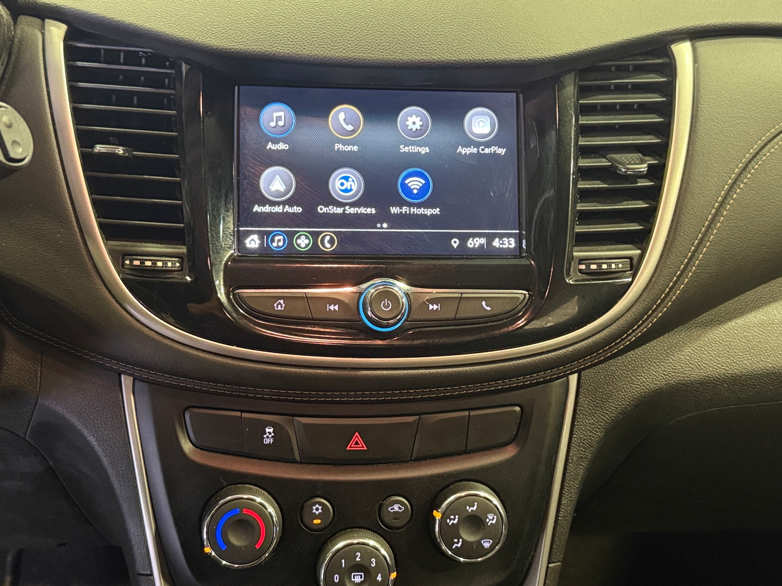 Thumbnail: 2018 Chevrolet Trax - 4