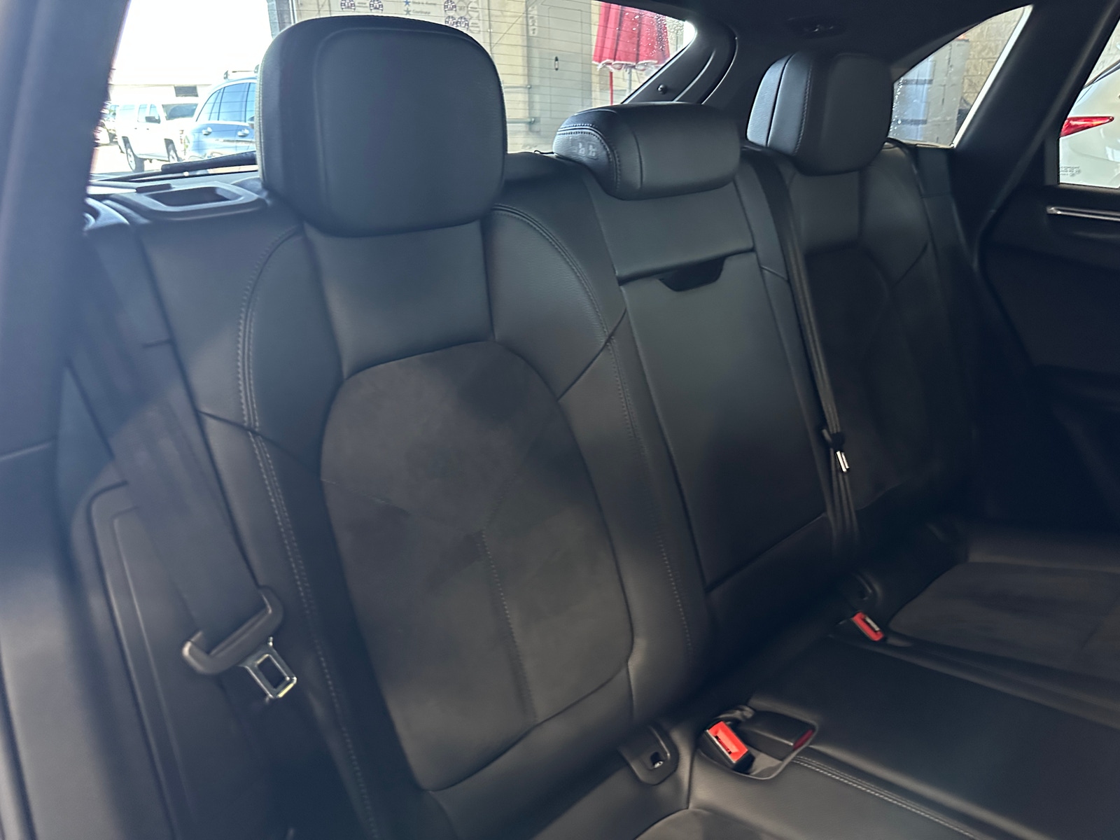 Thumbnail: 2017 Porsche Macan - 5