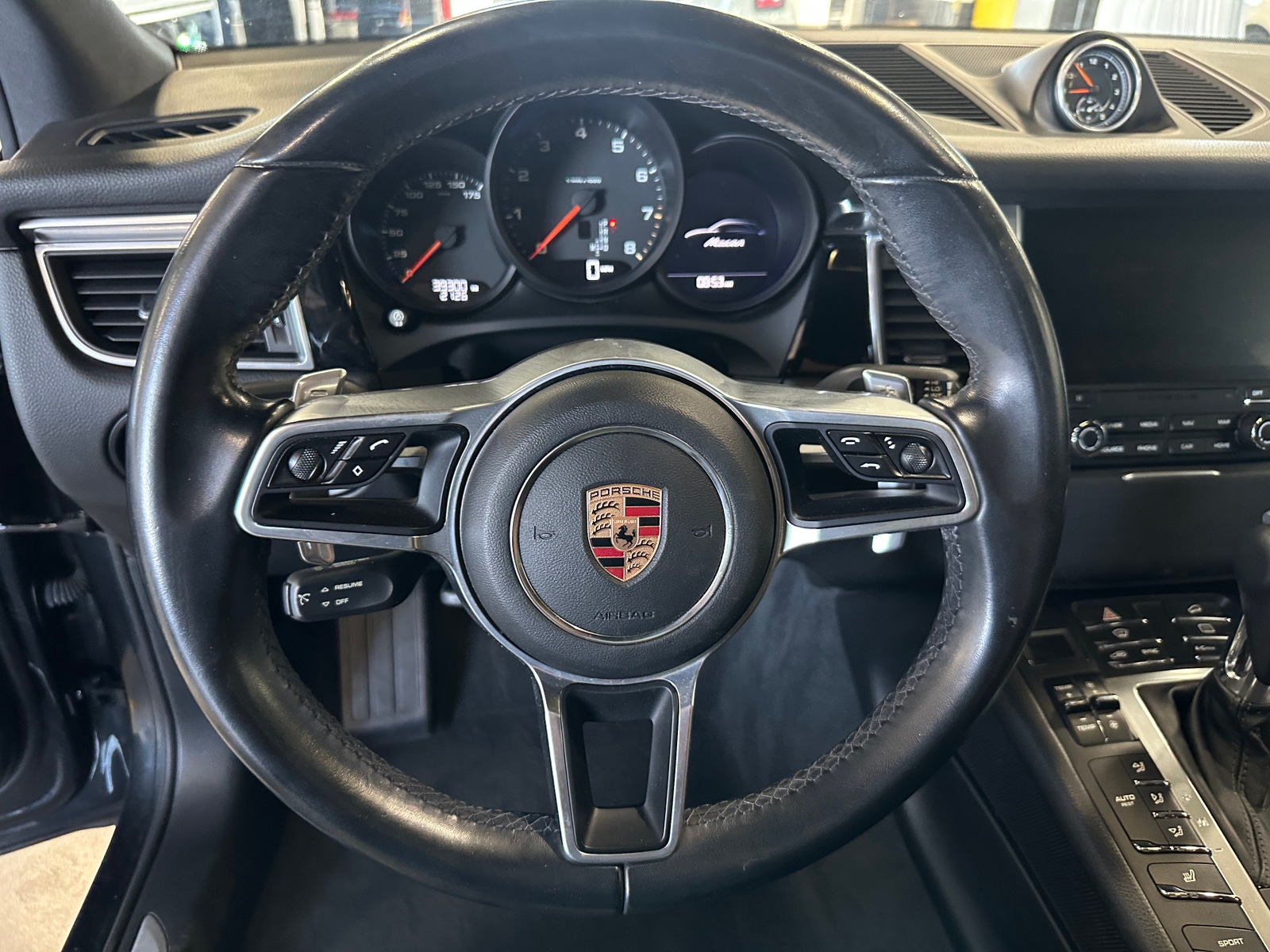 Thumbnail: 2017 Porsche Macan - 4