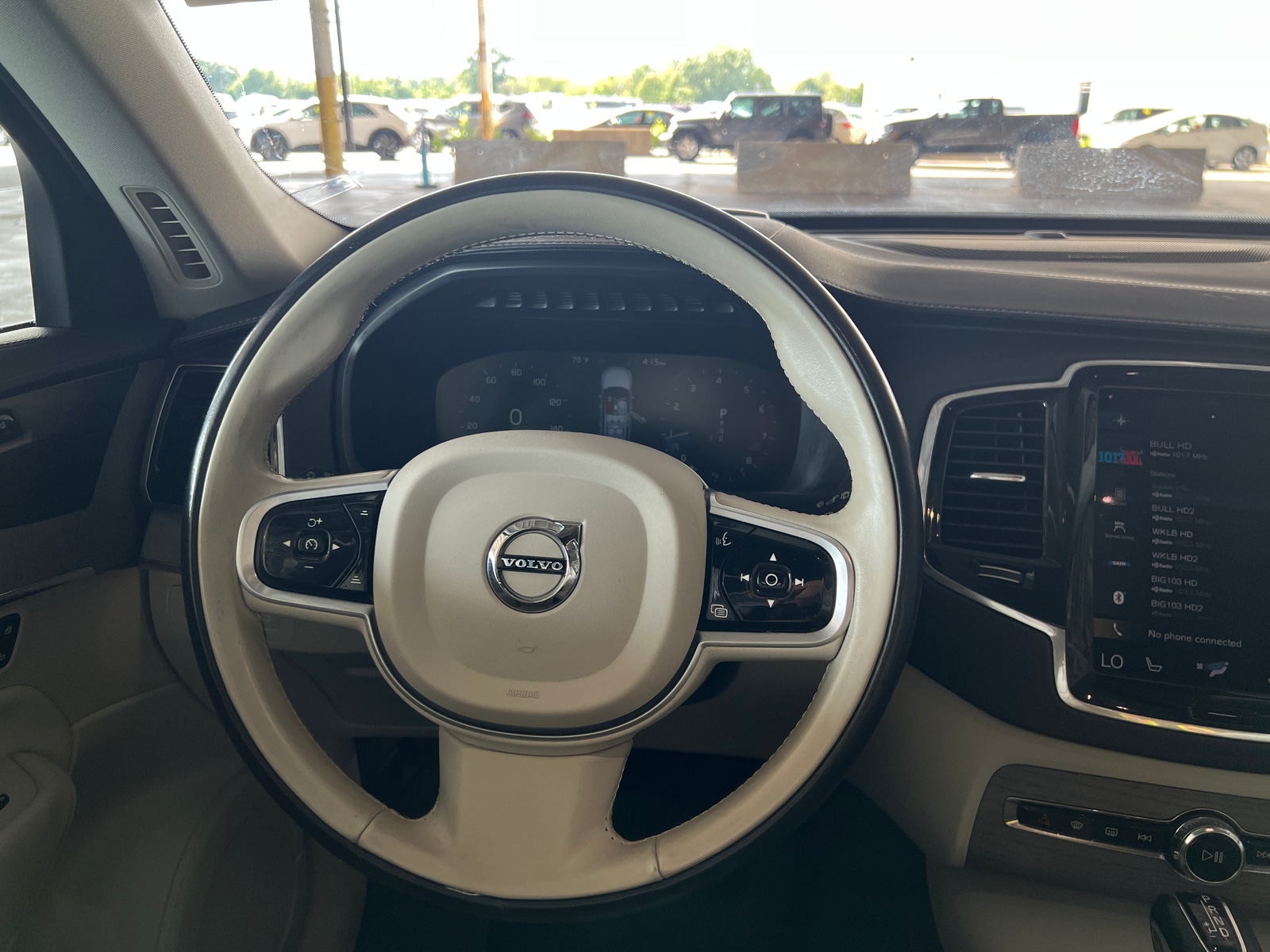 Thumbnail: 2022 Volvo XC90 - 4