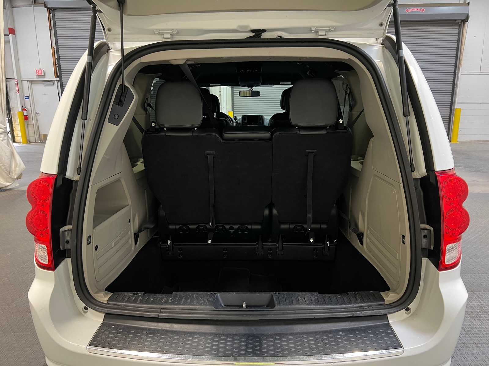 Thumbnail: 2018 Dodge Grand Caravan - 6