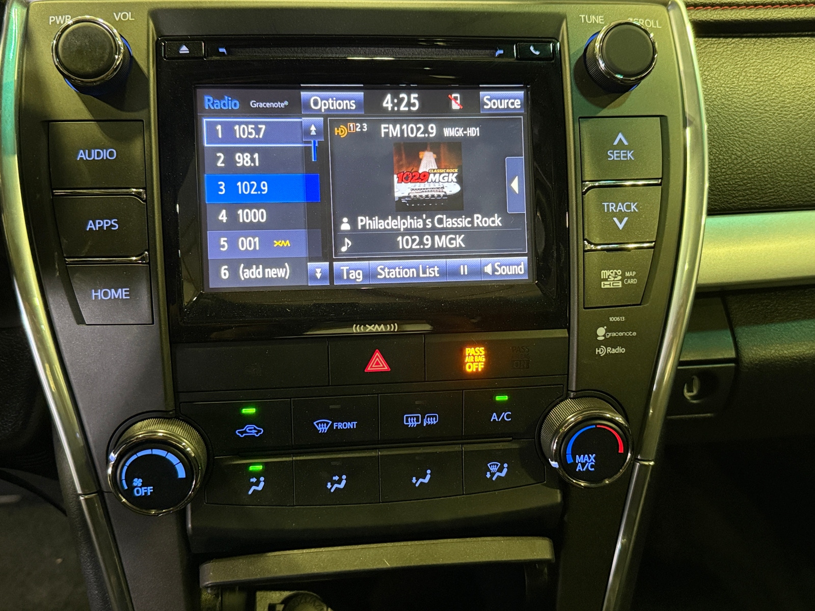 Thumbnail: 2016 Toyota Camry - 4