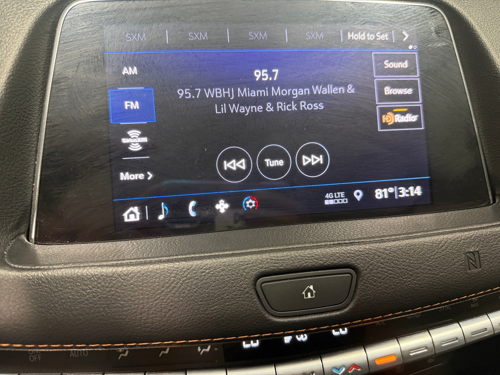 Thumbnail: 2019 Cadillac XT4 - 3