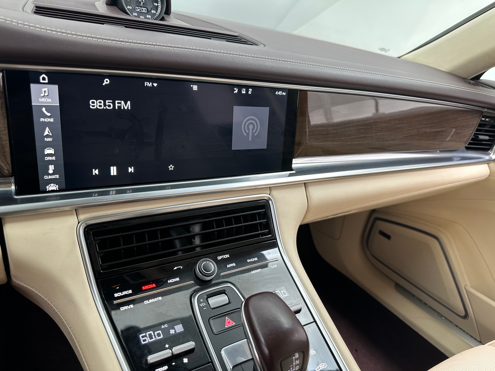 Thumbnail: 2017 Porsche Panamera - 3