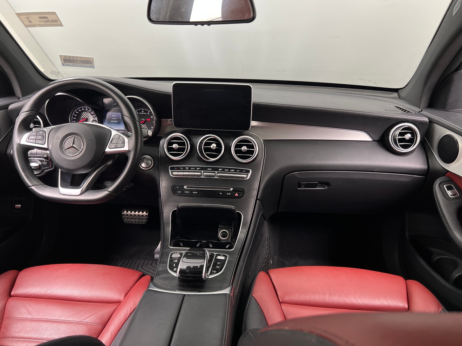 Thumbnail: 2018 Mercedes-Benz GLC - 2
