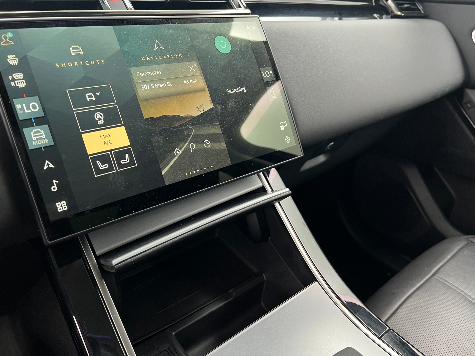 Thumbnail: 2024 Land Rover Range Rover Velar - 3