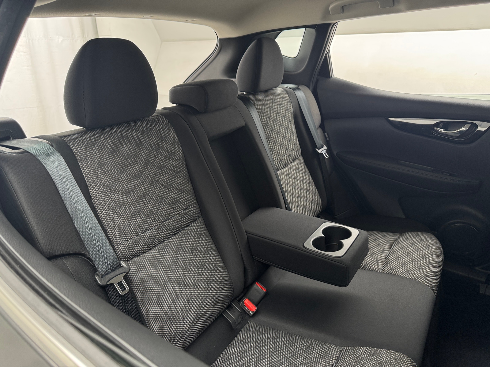 Thumbnail: 2022 Nissan Rogue Sport - 6
