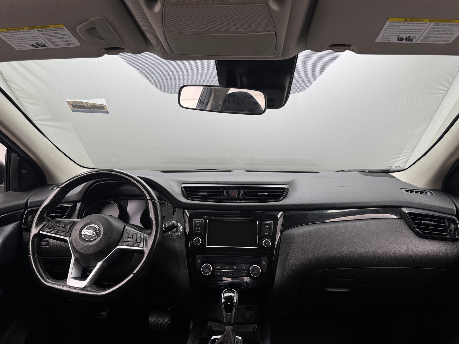Thumbnail: 2022 Nissan Rogue Sport - 3