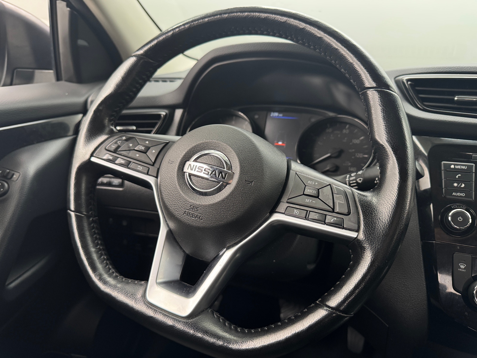 Thumbnail: 2022 Nissan Rogue Sport - 5