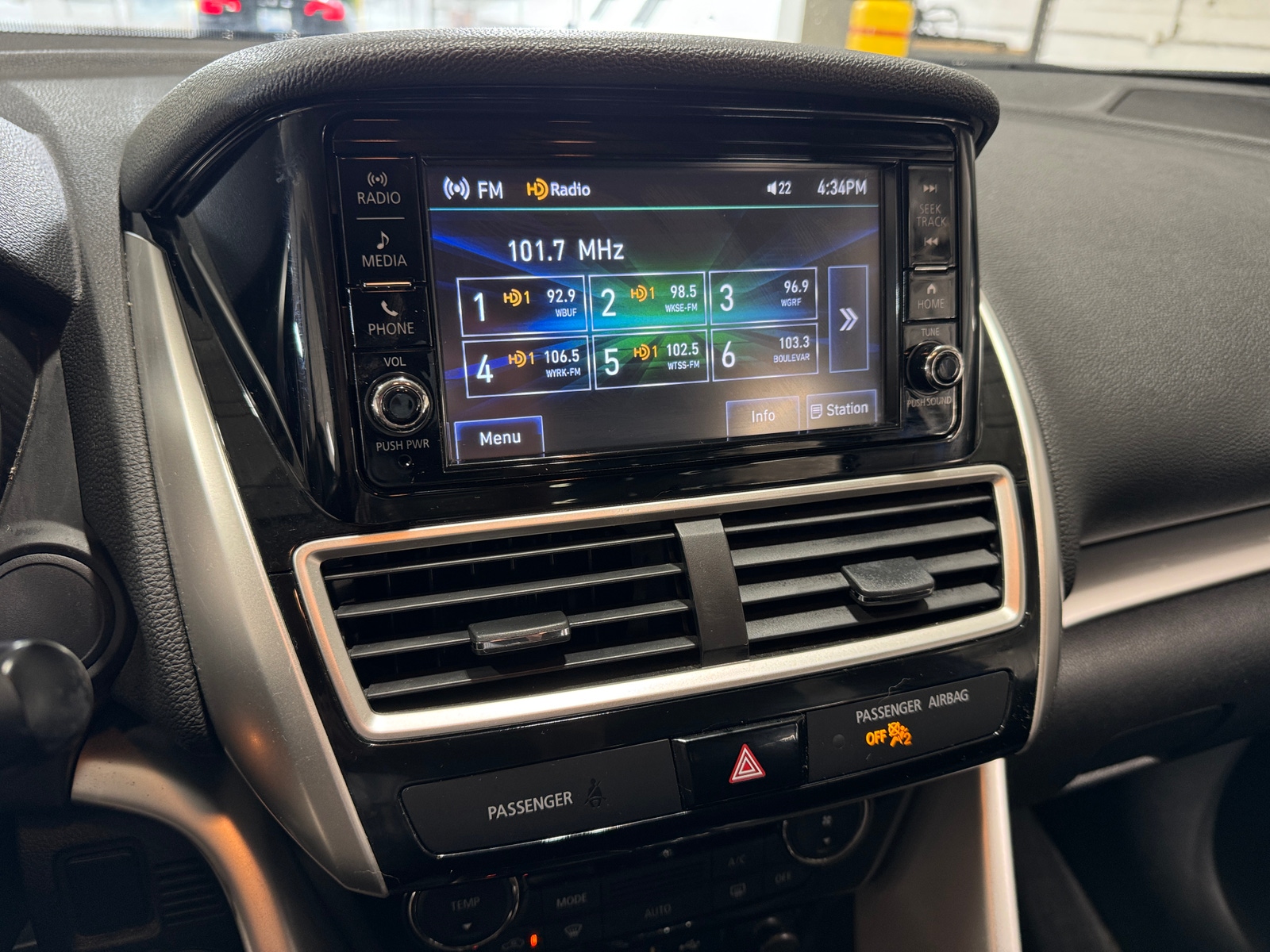 Thumbnail: 2019 Mitsubishi Eclipse Cross - 4