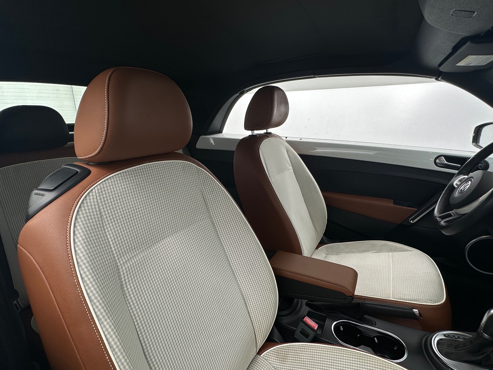 Thumbnail: 2015 Volkswagen Beetle - 2