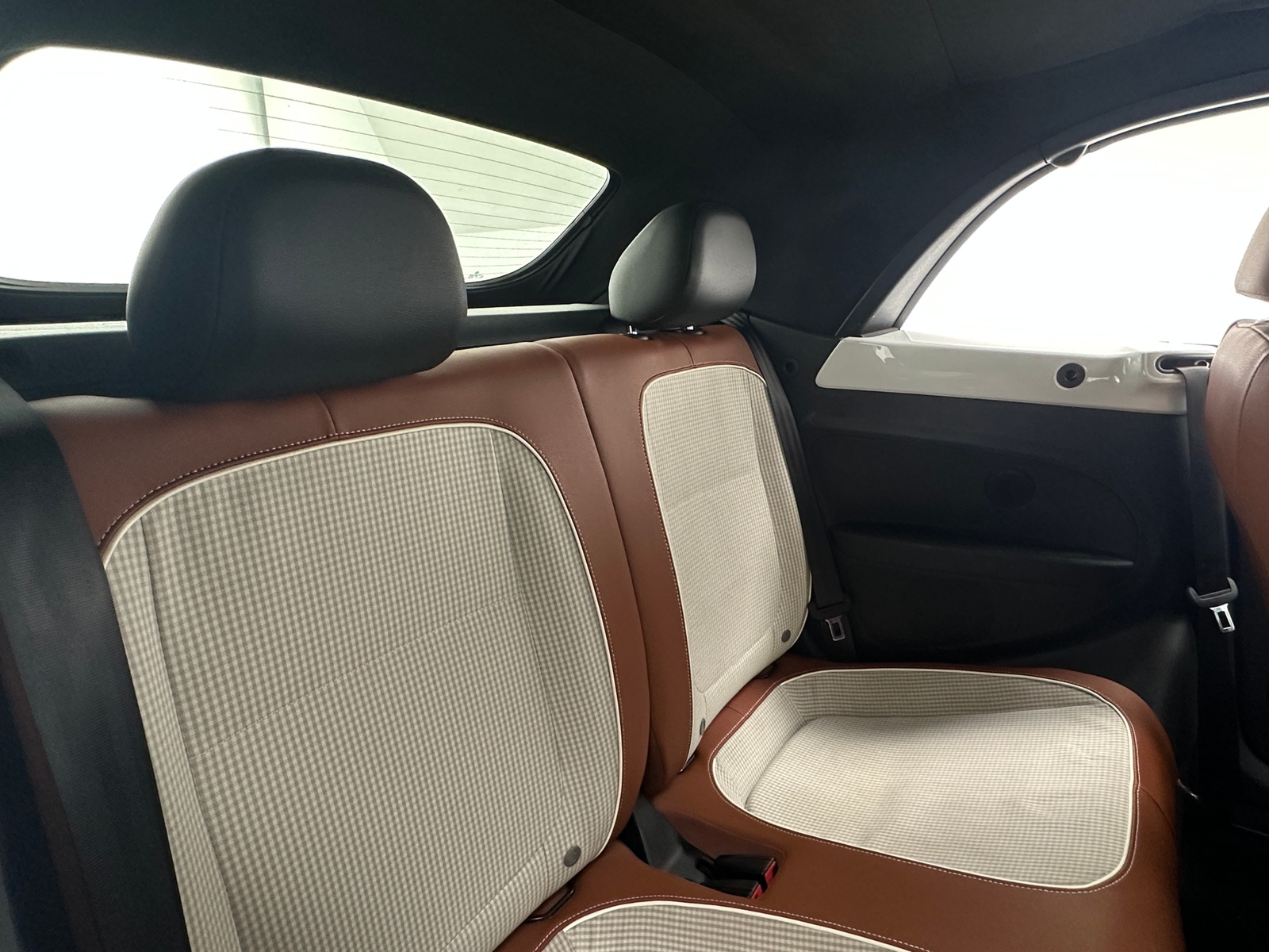 Thumbnail: 2015 Volkswagen Beetle - 6