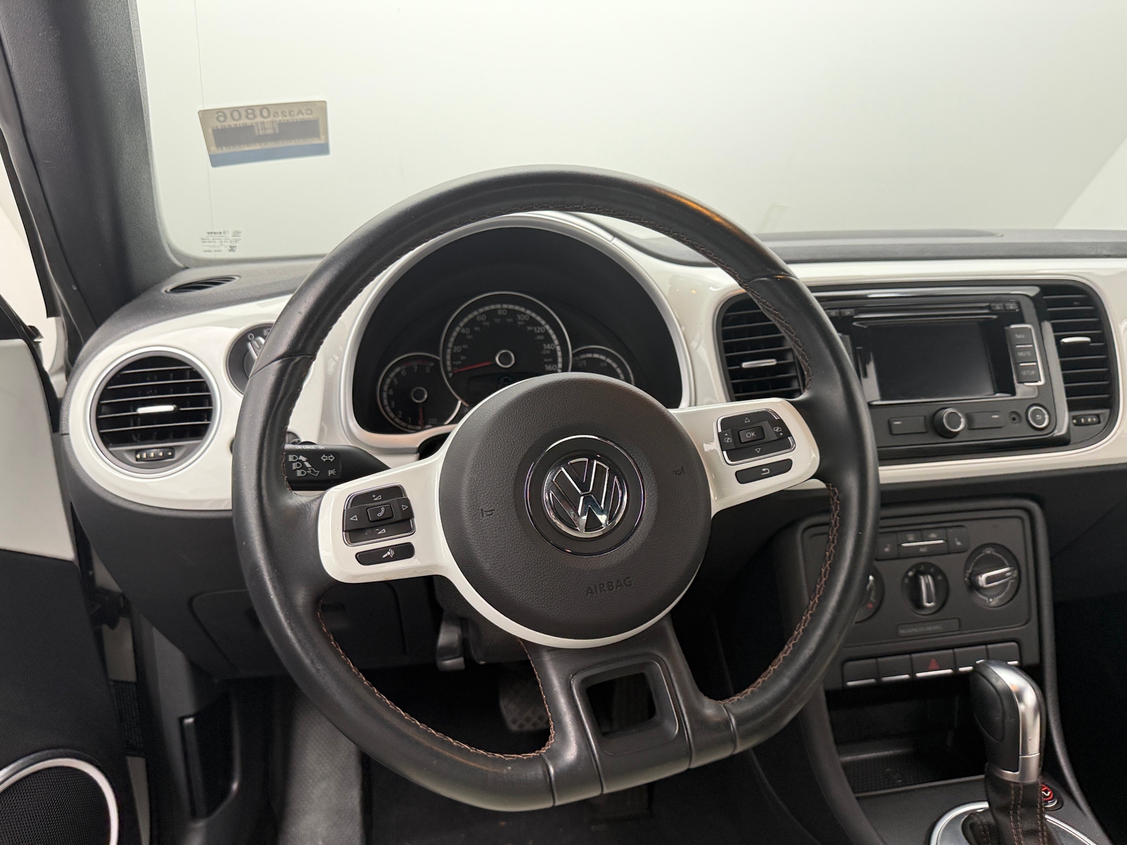 Thumbnail: 2015 Volkswagen Beetle - 5