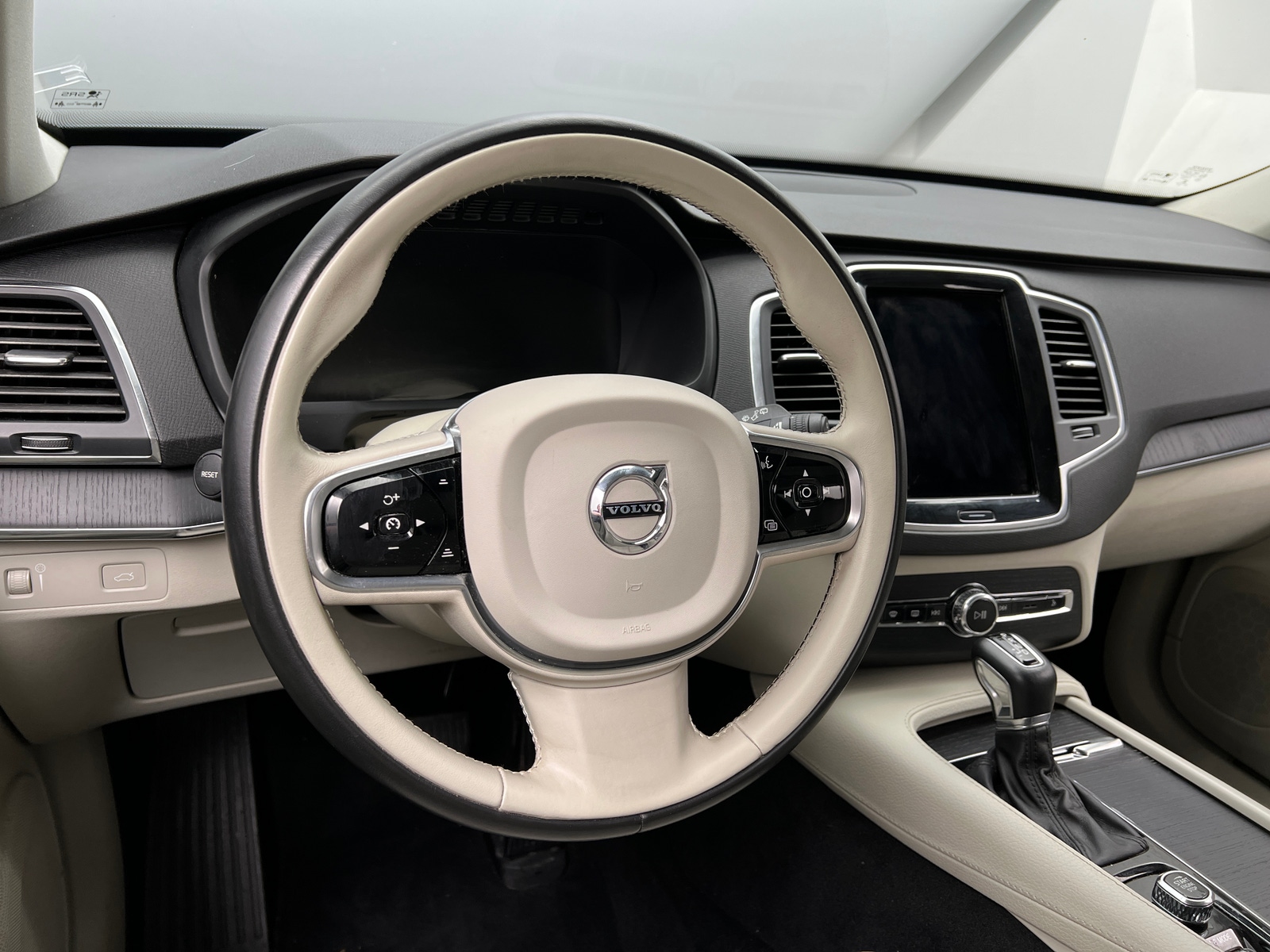 Thumbnail: 2020 Volvo XC90 - 4