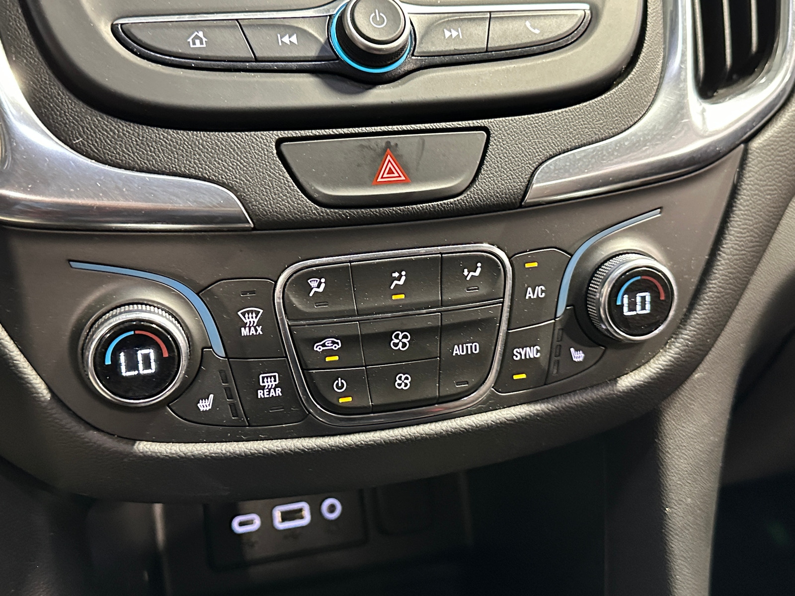 Thumbnail: 2021 Chevrolet Equinox - 4