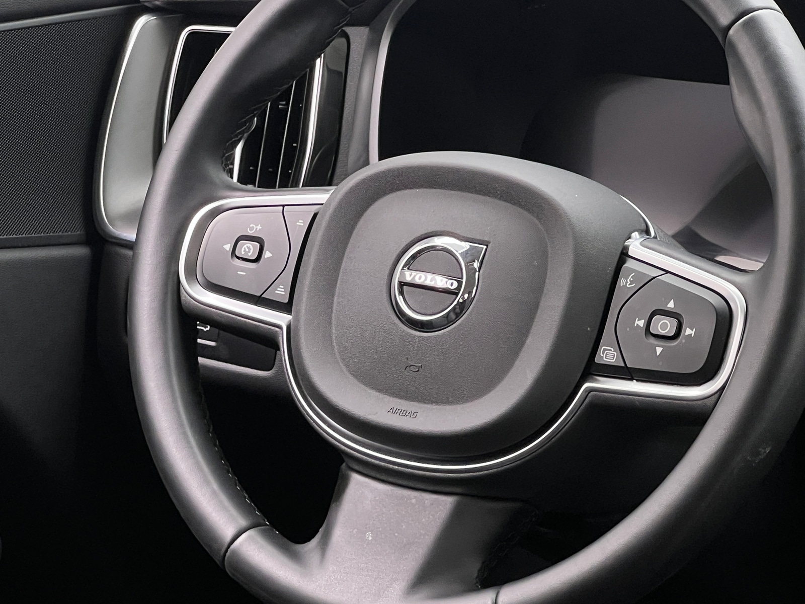 Thumbnail: 2024 Volvo XC60 - 4