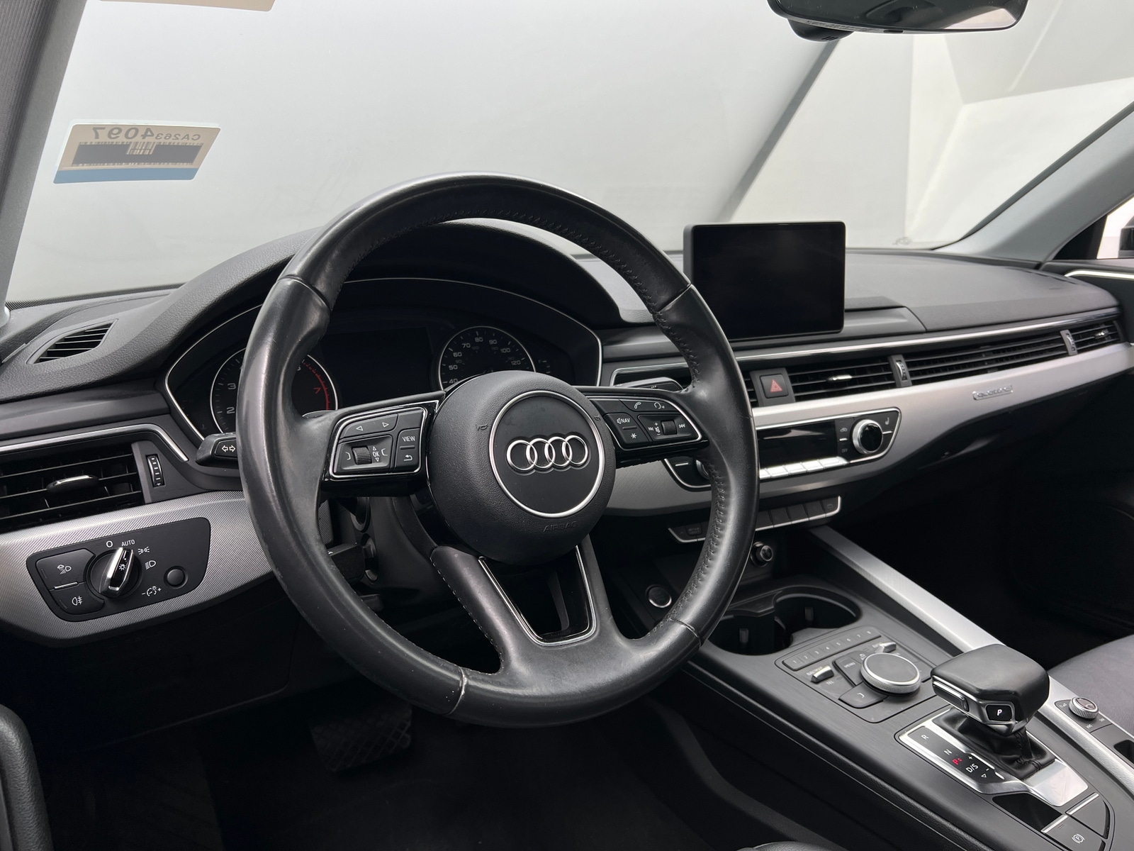 Thumbnail: 2017 Audi A4 - 2